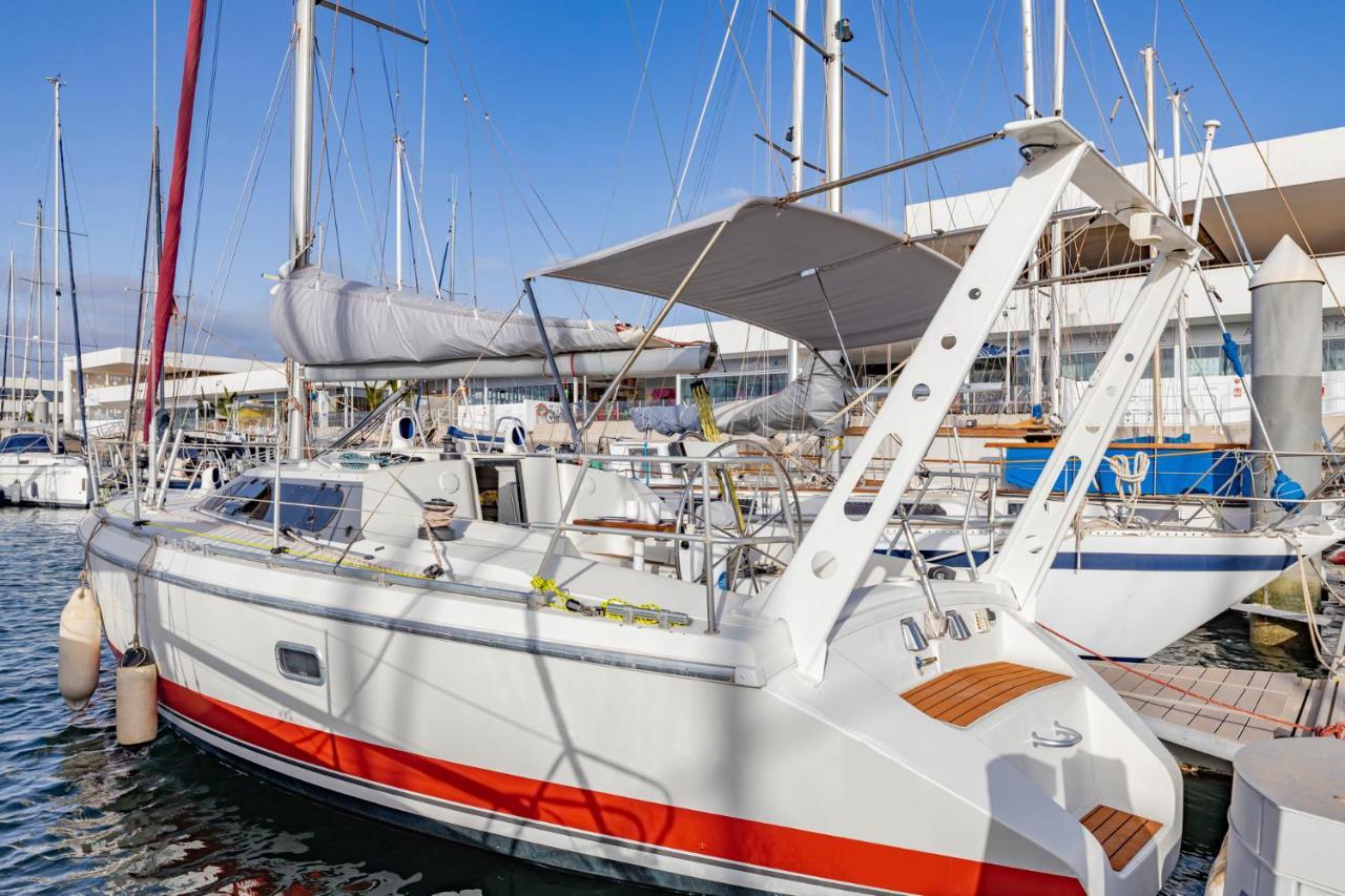 Relaxing Stay On A 38Ft Sail Yacht アレシフェ エクステリア 写真